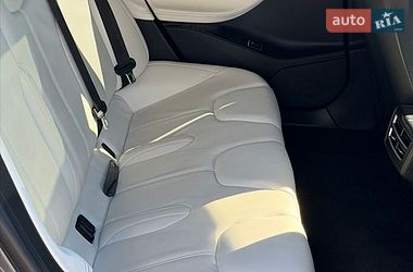 Лифтбек Tesla Model S 2016 в Киеве