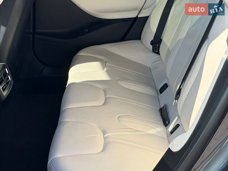 Лифтбек Tesla Model S 2016 в Киеве