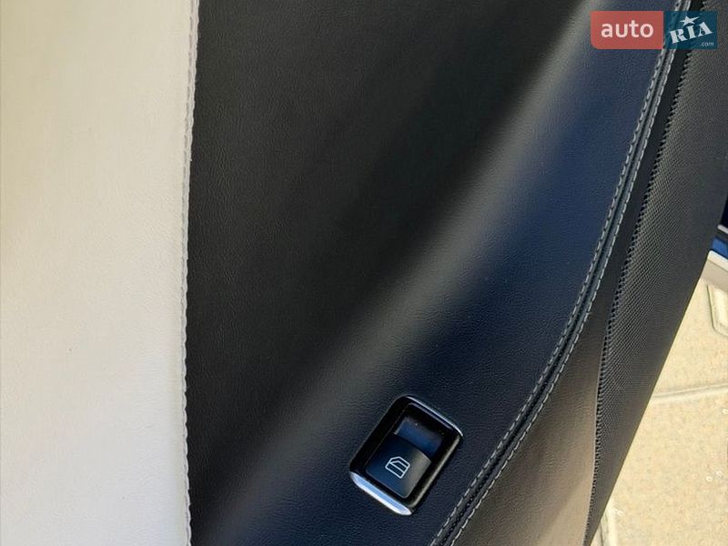 Лифтбек Tesla Model S 2016 в Киеве
