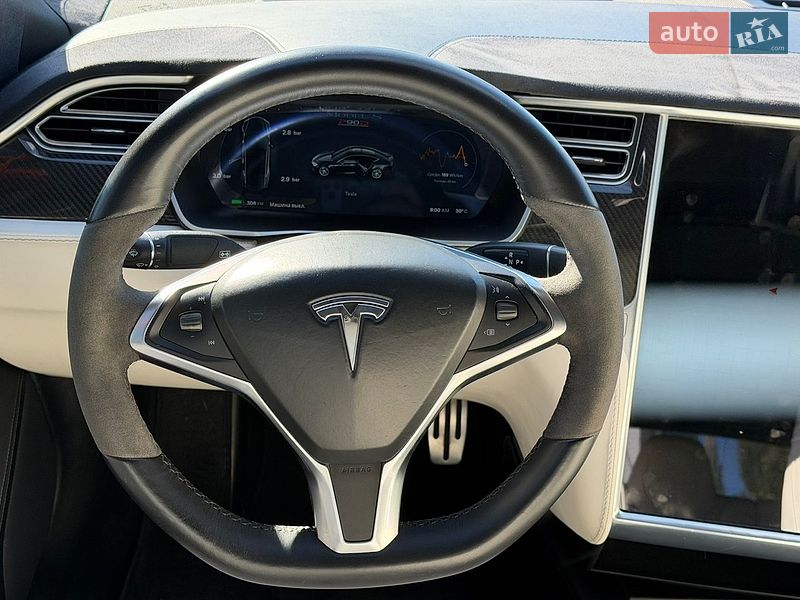 Лифтбек Tesla Model S 2016 в Киеве