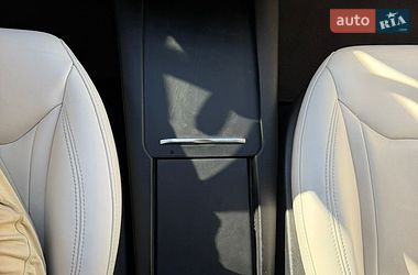 Лифтбек Tesla Model S 2016 в Киеве