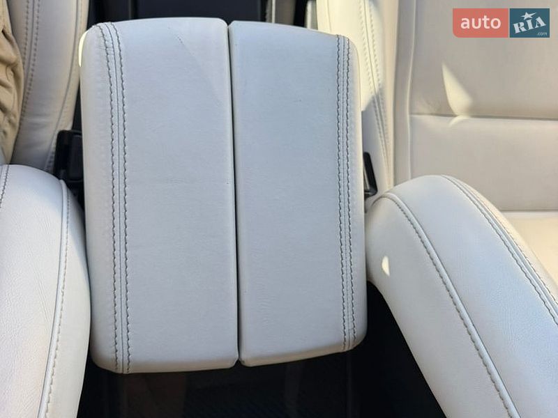 Лифтбек Tesla Model S 2016 в Киеве