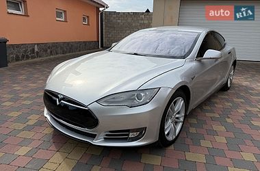 Лифтбек Tesla Model S 2013 в Дубно
