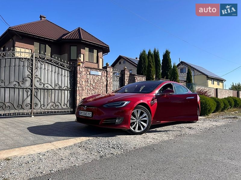 Лифтбек Tesla Model S 2018 в Житомире