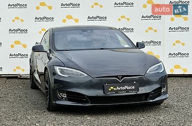 Лифтбек Tesla Model S 2016 в Луцке