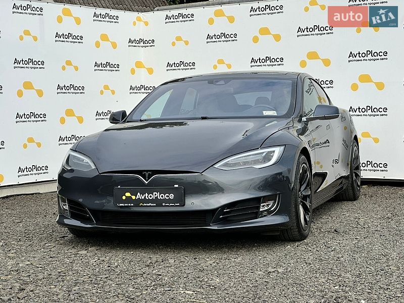 Лифтбек Tesla Model S 2016 в Луцке