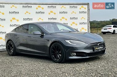 Лифтбек Tesla Model S 2016 в Луцке