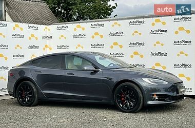 Лифтбек Tesla Model S 2016 в Луцке