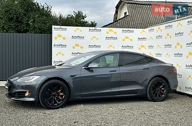 Лифтбек Tesla Model S 2016 в Луцке