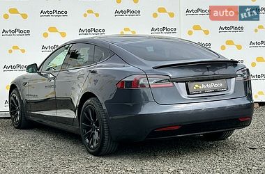 Лифтбек Tesla Model S 2016 в Луцке