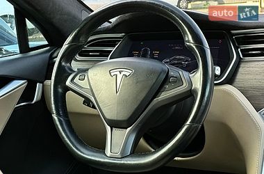 Лифтбек Tesla Model S 2016 в Луцке