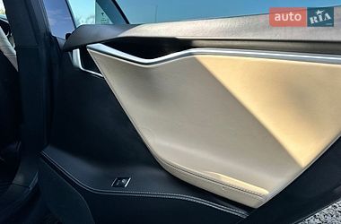 Лифтбек Tesla Model S 2016 в Луцке