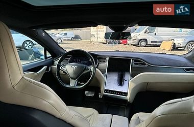 Лифтбек Tesla Model S 2016 в Луцке