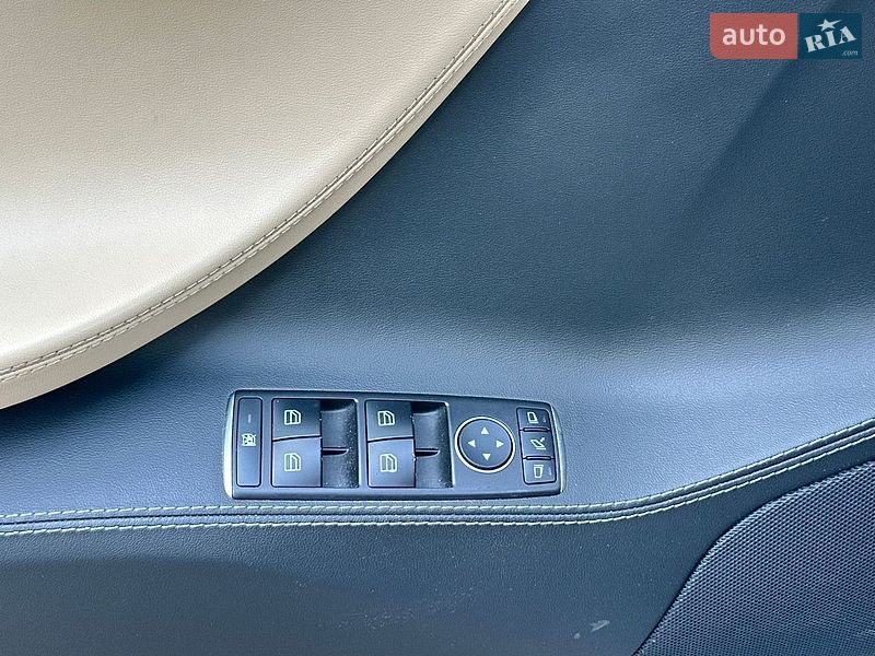 Лифтбек Tesla Model S 2016 в Луцке