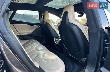 Лифтбек Tesla Model S 2016 в Луцке