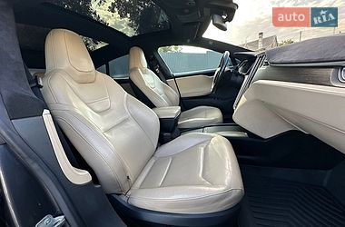 Лифтбек Tesla Model S 2016 в Луцке