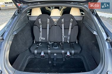 Лифтбек Tesla Model S 2016 в Луцке