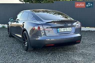 Лифтбек Tesla Model S 2016 в Луцке