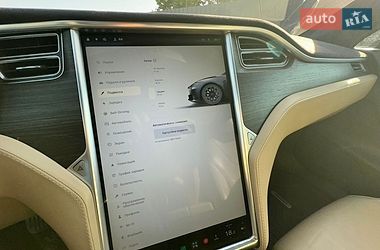 Лифтбек Tesla Model S 2016 в Луцке