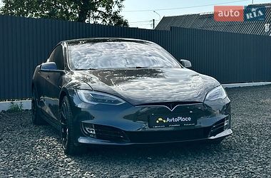 Лифтбек Tesla Model S 2016 в Луцке