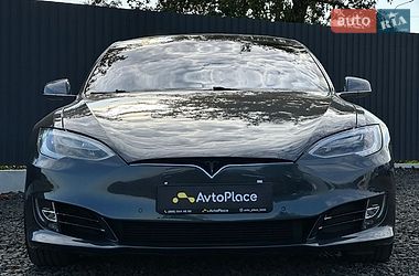 Лифтбек Tesla Model S 2016 в Луцке