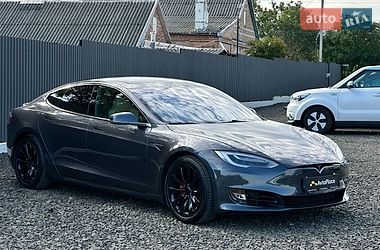 Лифтбек Tesla Model S 2016 в Луцке