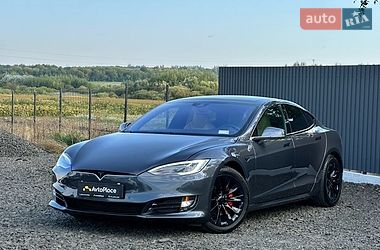 Лифтбек Tesla Model S 2016 в Луцке