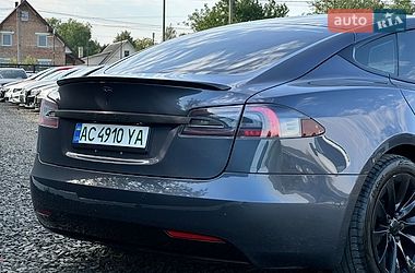 Лифтбек Tesla Model S 2016 в Луцке