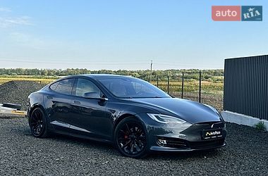 Лифтбек Tesla Model S 2016 в Луцке