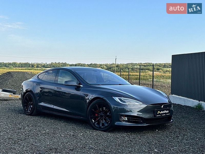 Лифтбек Tesla Model S 2016 в Луцке