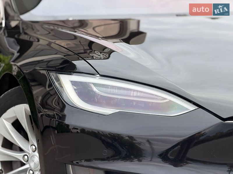 Лифтбек Tesla Model S 2017 в Стрые