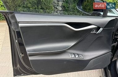 Лифтбек Tesla Model S 2017 в Стрые
