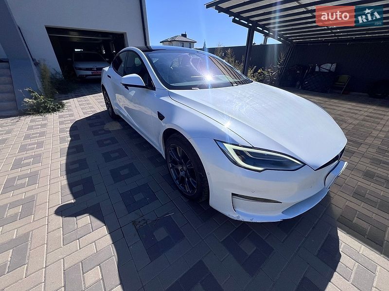 Tesla Model S 2021