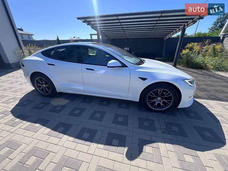Ліфтбек Tesla Model S 2021 в Києві