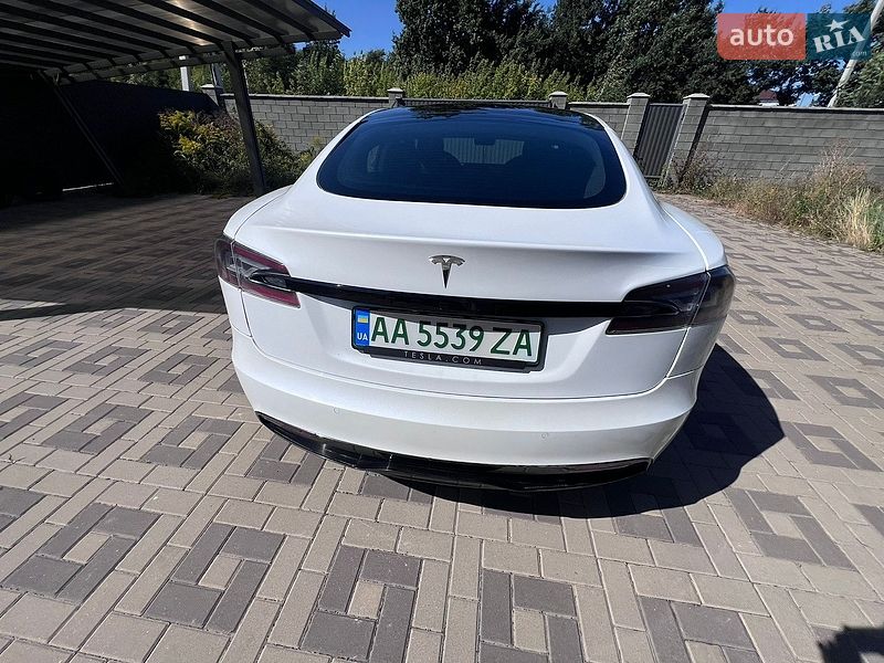 Ліфтбек Tesla Model S 2021 в Києві