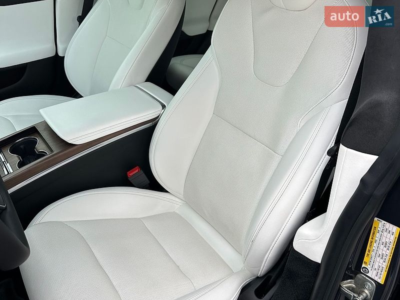 Лифтбек Tesla Model S 2022 в Киеве