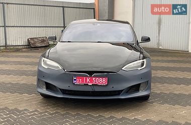 Лифтбек Tesla Model S 2016 в Луцке