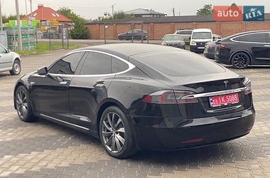 Лифтбек Tesla Model S 2016 в Луцке