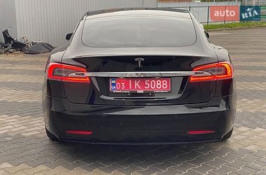 Лифтбек Tesla Model S 2016 в Луцке