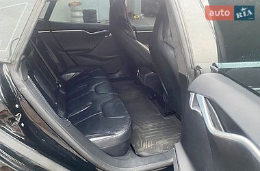 Лифтбек Tesla Model S 2016 в Луцке