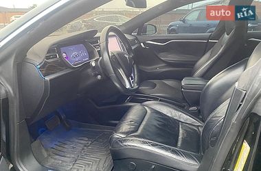 Лифтбек Tesla Model S 2016 в Луцке