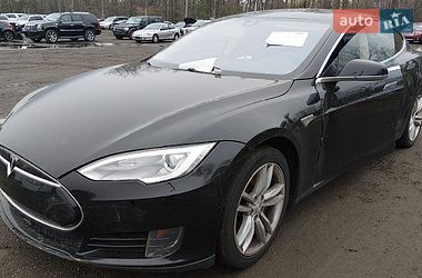 Ліфтбек Tesla Model S 2014 в Львові