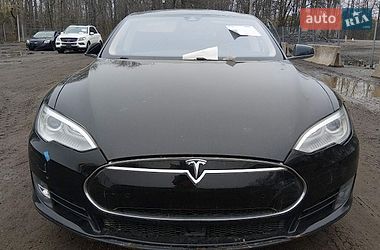 Ліфтбек Tesla Model S 2014 в Львові
