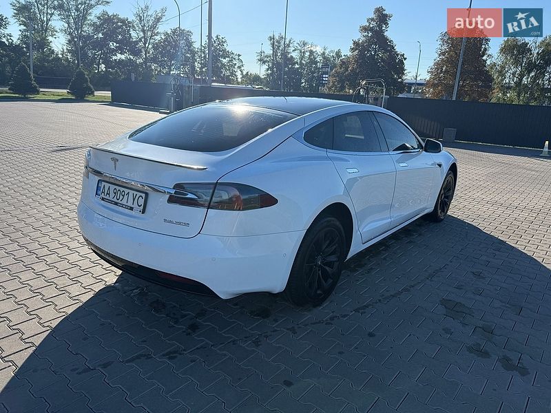 Ліфтбек Tesla Model S 2019 в Києві