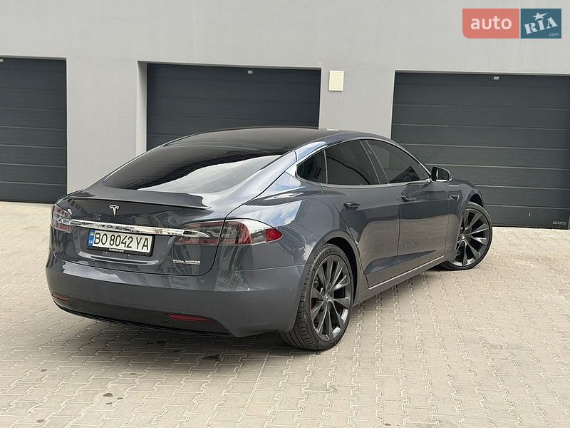 Лифтбек Tesla Model S 2020 в Тернополе