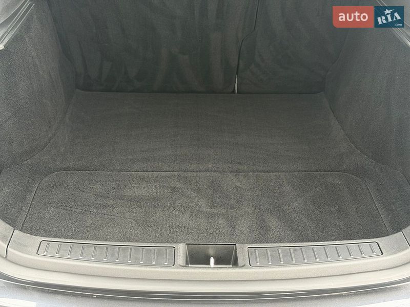 Лифтбек Tesla Model S 2020 в Тернополе