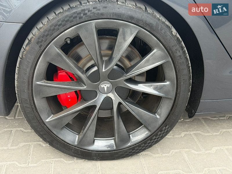 Лифтбек Tesla Model S 2020 в Тернополе