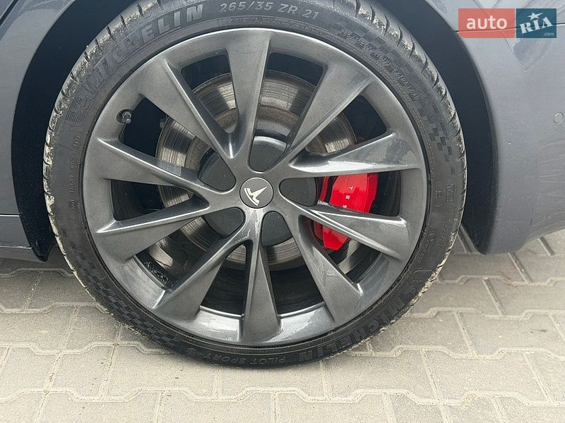 Лифтбек Tesla Model S 2020 в Тернополе