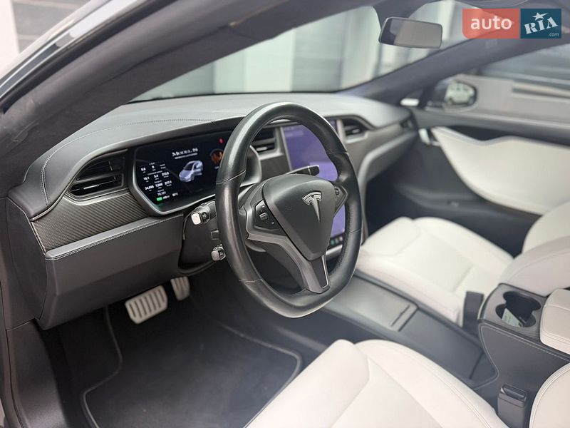 Лифтбек Tesla Model S 2020 в Тернополе