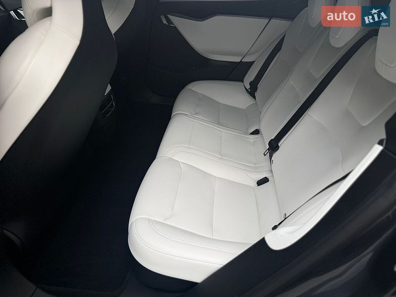 Лифтбек Tesla Model S 2020 в Тернополе